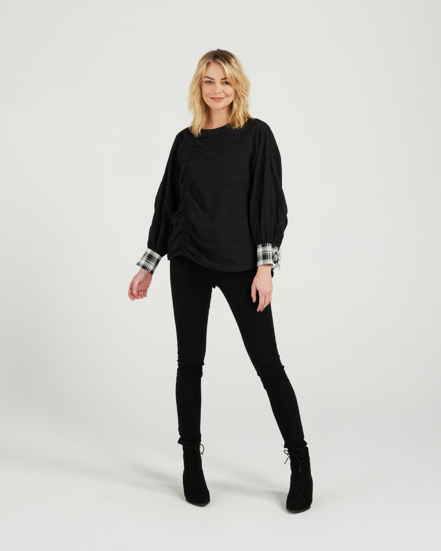 Julianne Top